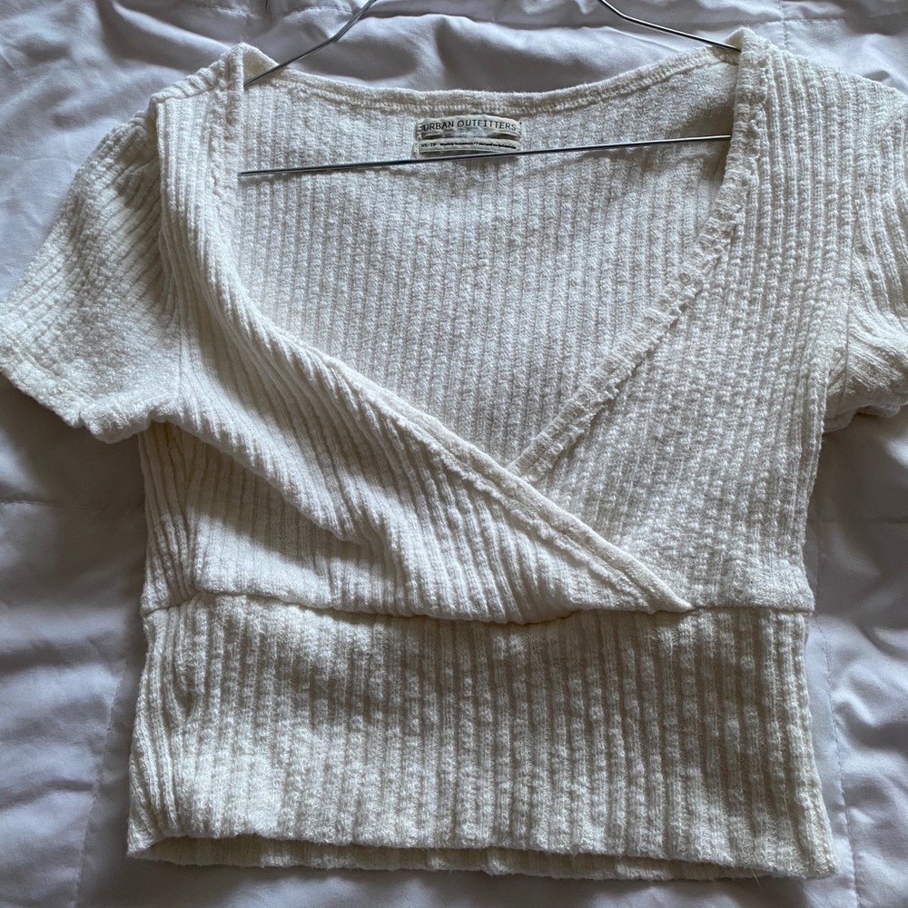 urban outfitters crop top